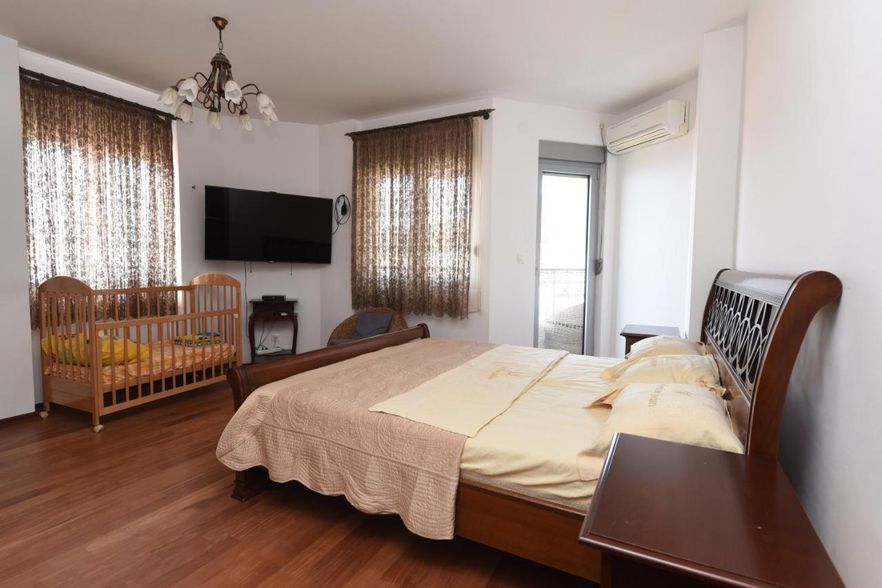Apartamenti Enjoy Apartment Petrovac Exterior photo