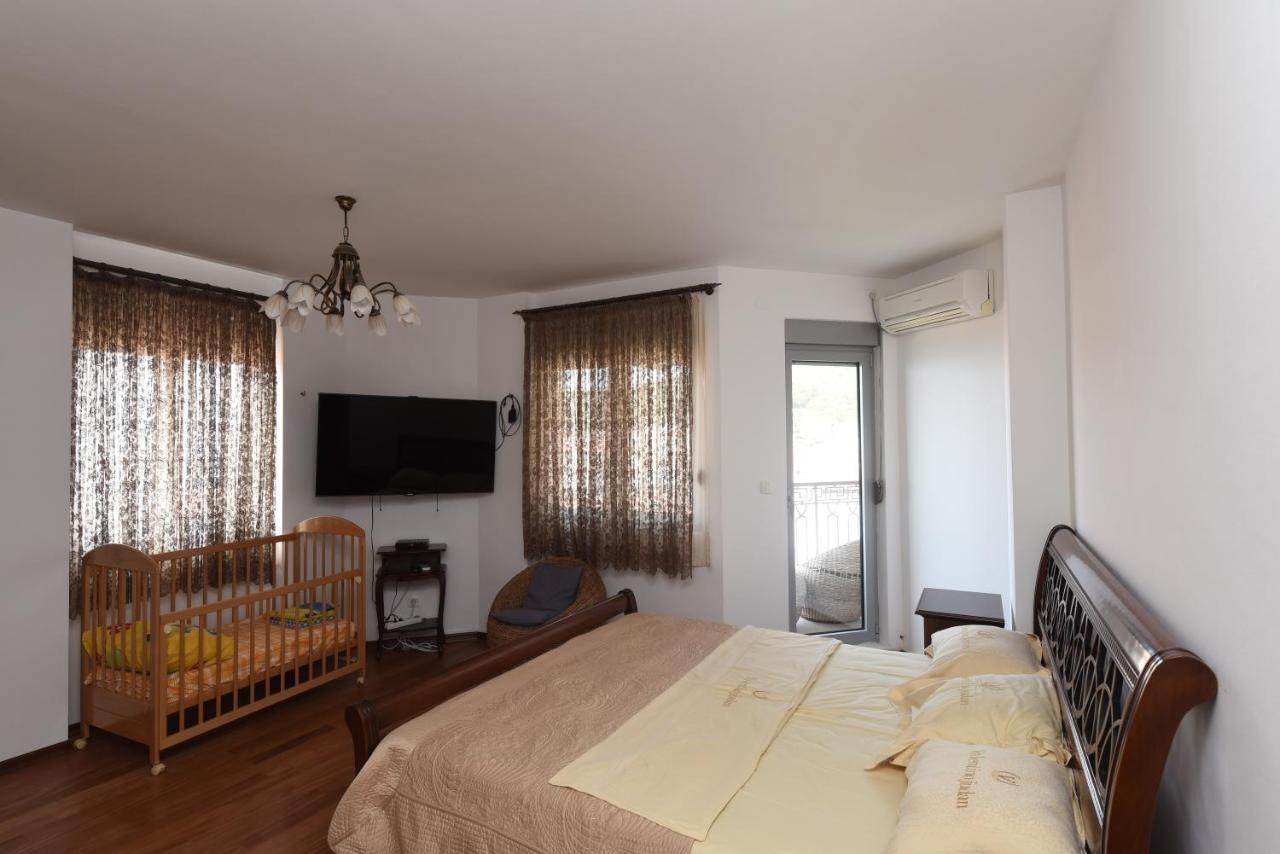Apartamenti Enjoy Apartment Petrovac Exterior photo